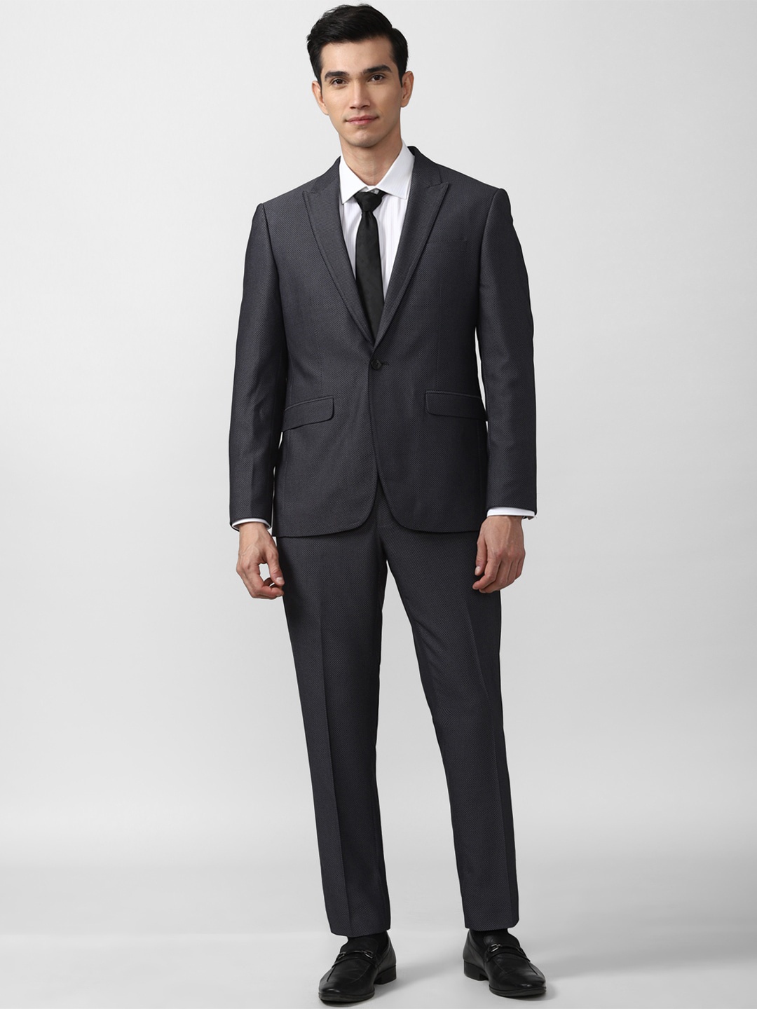 

Peter England Elite Men Slim-Fit Single-Breasted Two Piece Suit, Grey