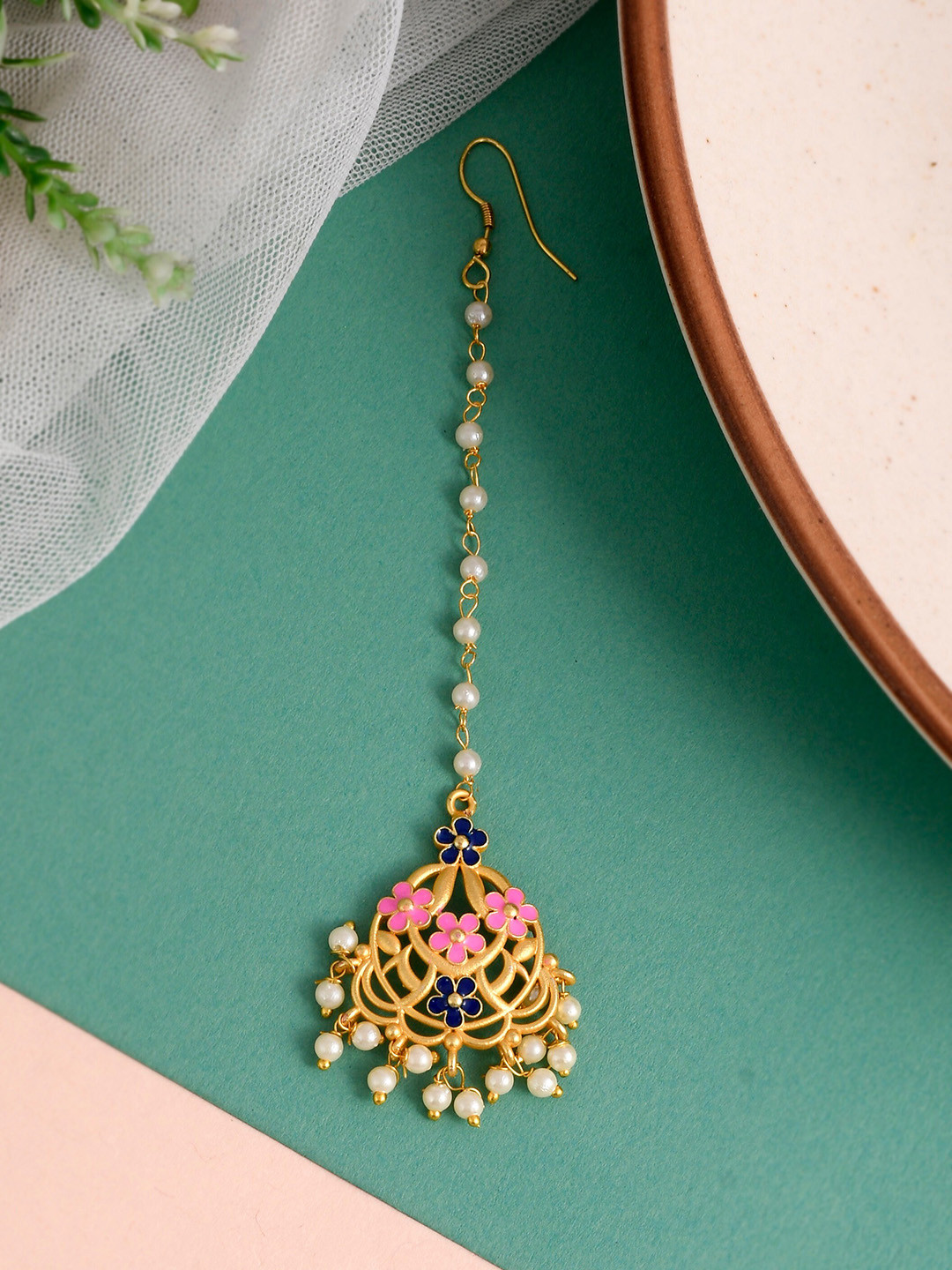 

Silvermerc Designs Gold-Plated Kundan-Studded Maangtika