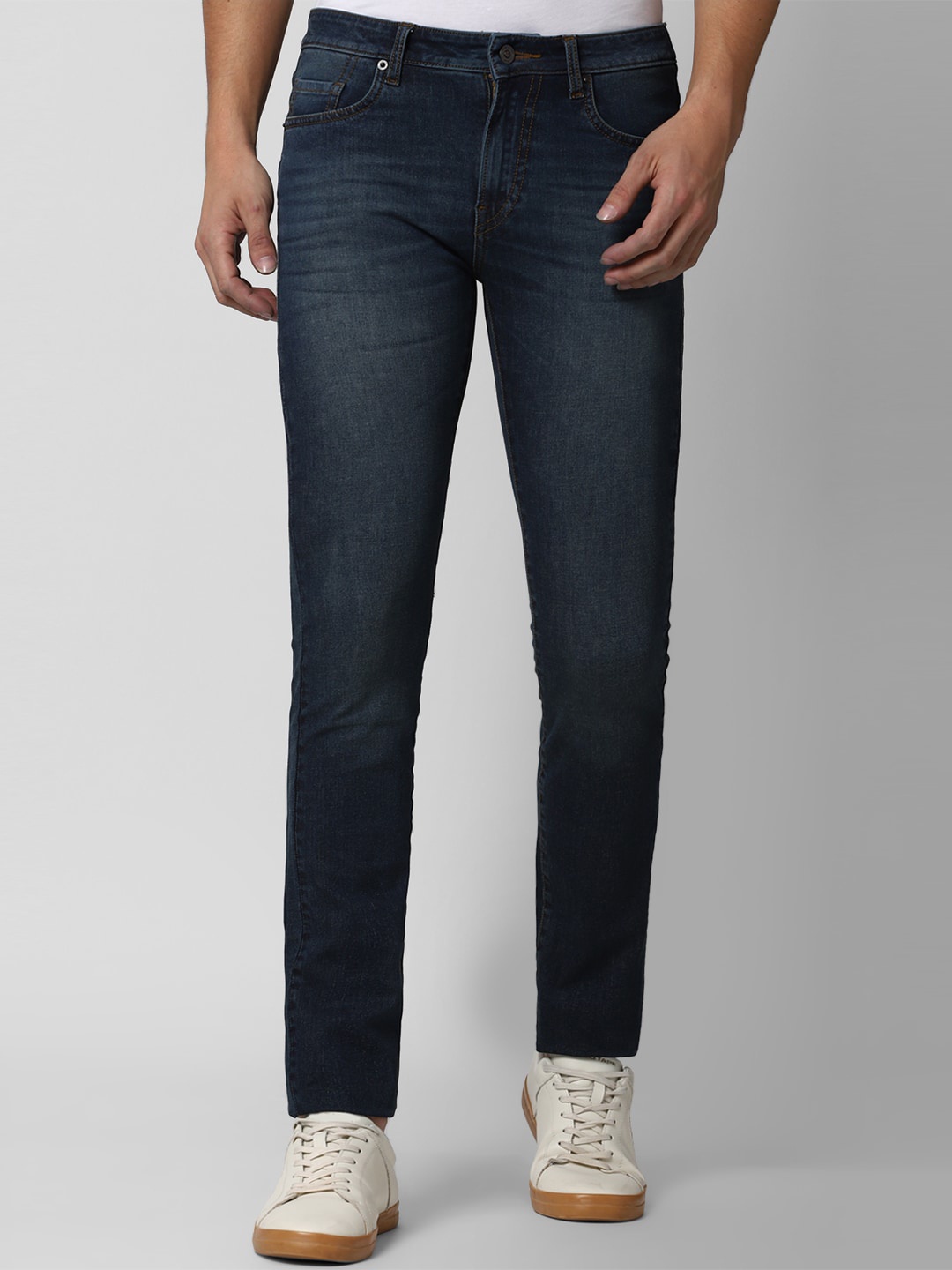 

Peter England Casuals Men Slim Fit Light Fade Jeans, Navy blue
