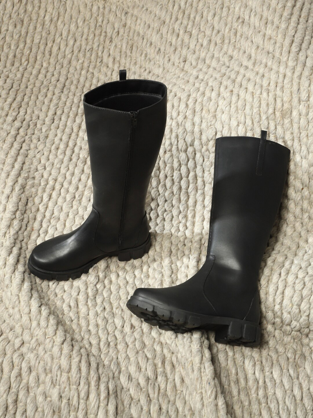 

Truffle Collection Women Casual Block-Heeled Winter Boots, Black