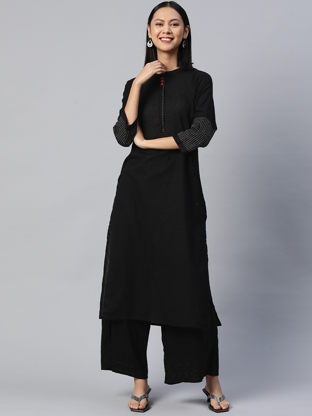 

Readiprint Fashions Women Black Geometric Cotton Kurta
