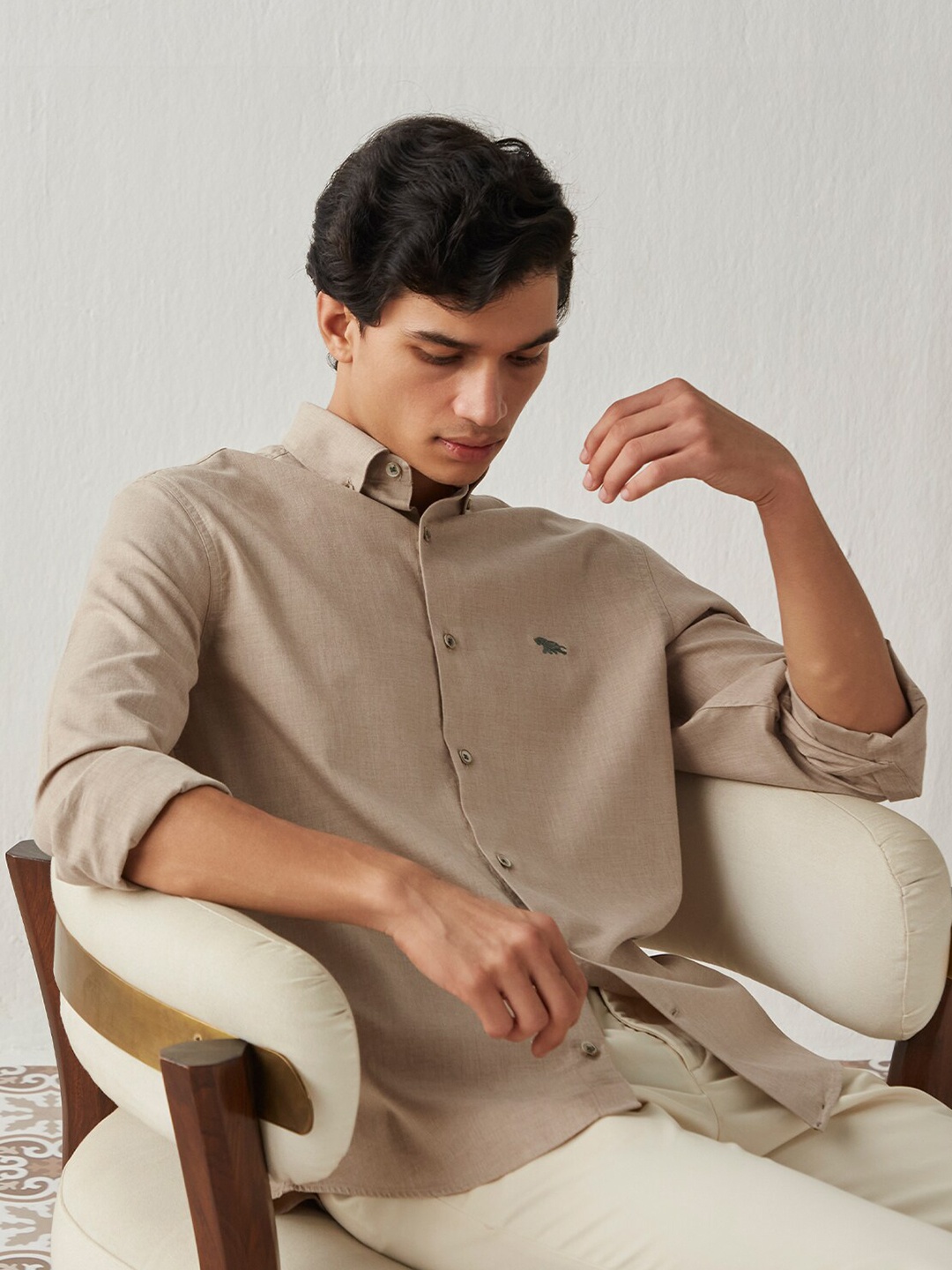 

Andamen Men Beige Classic Cotton Casual Shirt