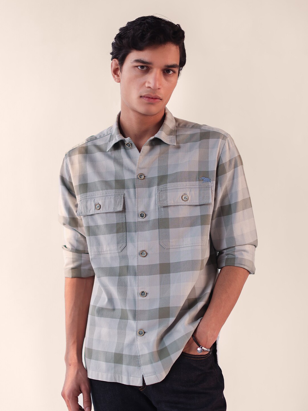 

Andamen Men Classic Checked Casual Shirt, Grey