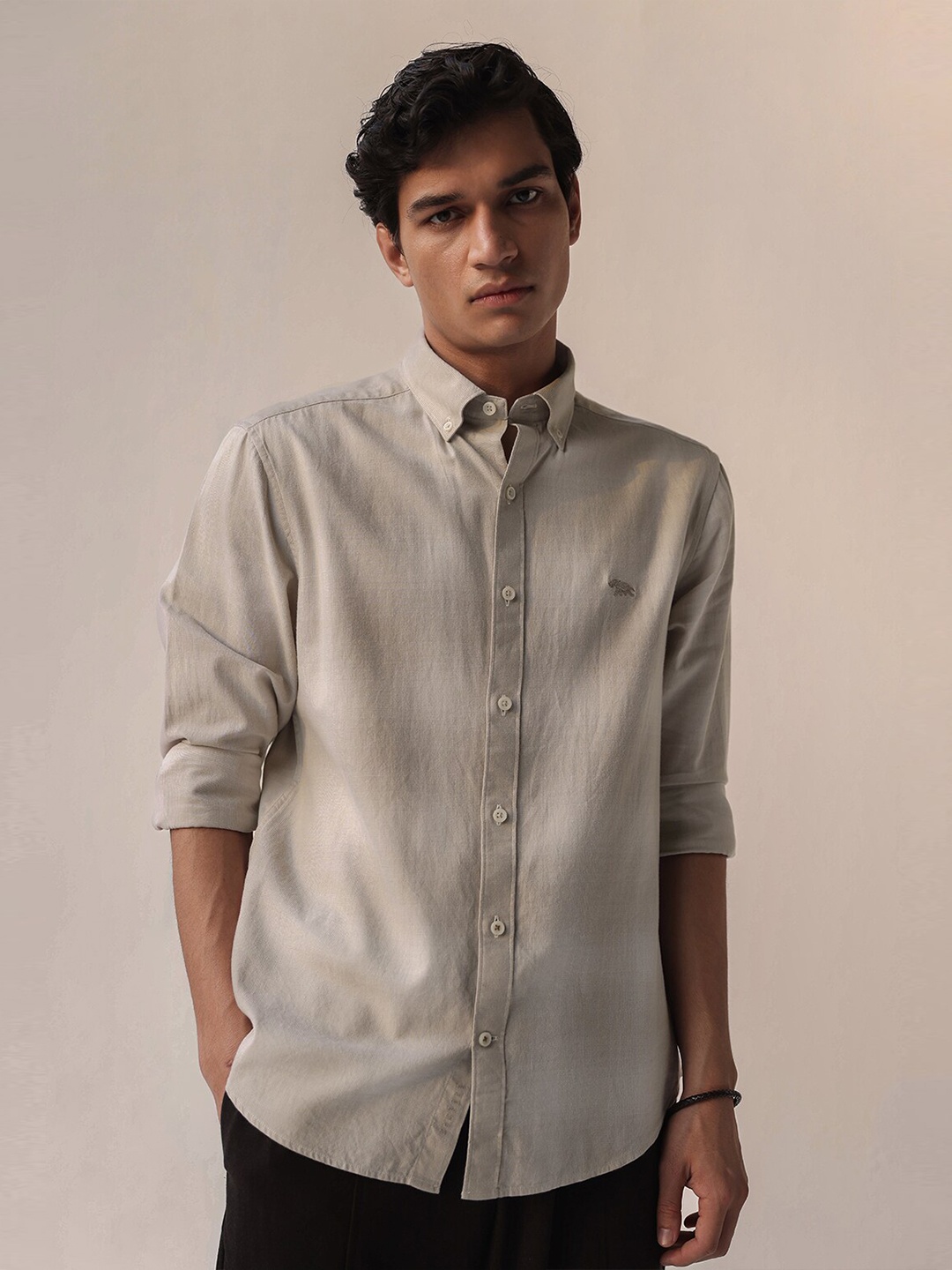 

Andamen Men Classic Checked Casual Shirt, Grey