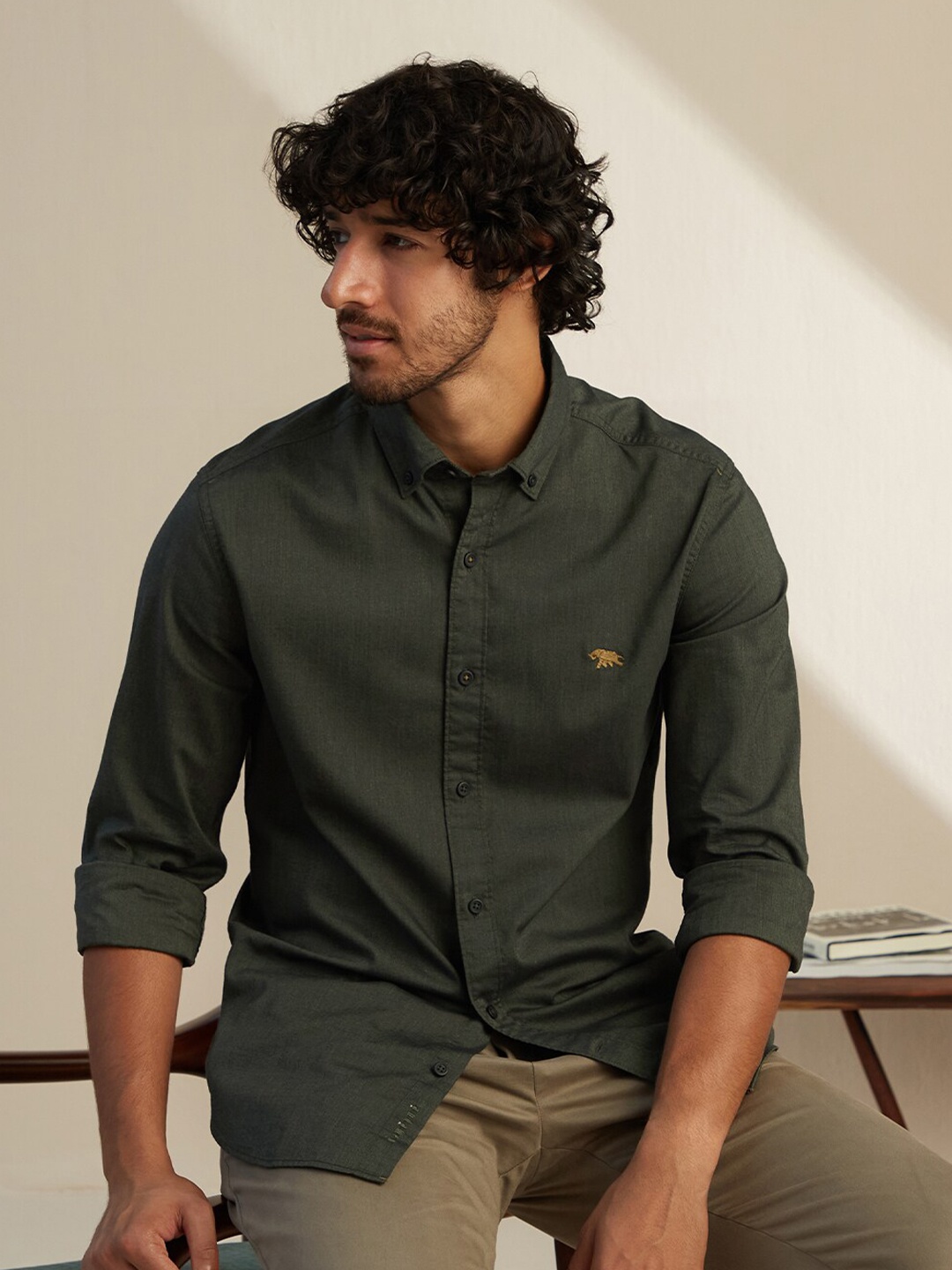 

Andamen Men Classic Casual Shirt, Olive