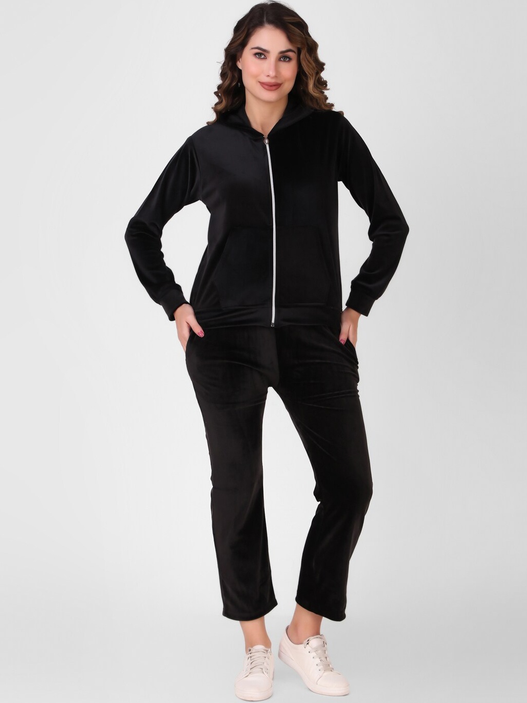 

FNOCKS Women Fleece Hooded Tracksuit, Black