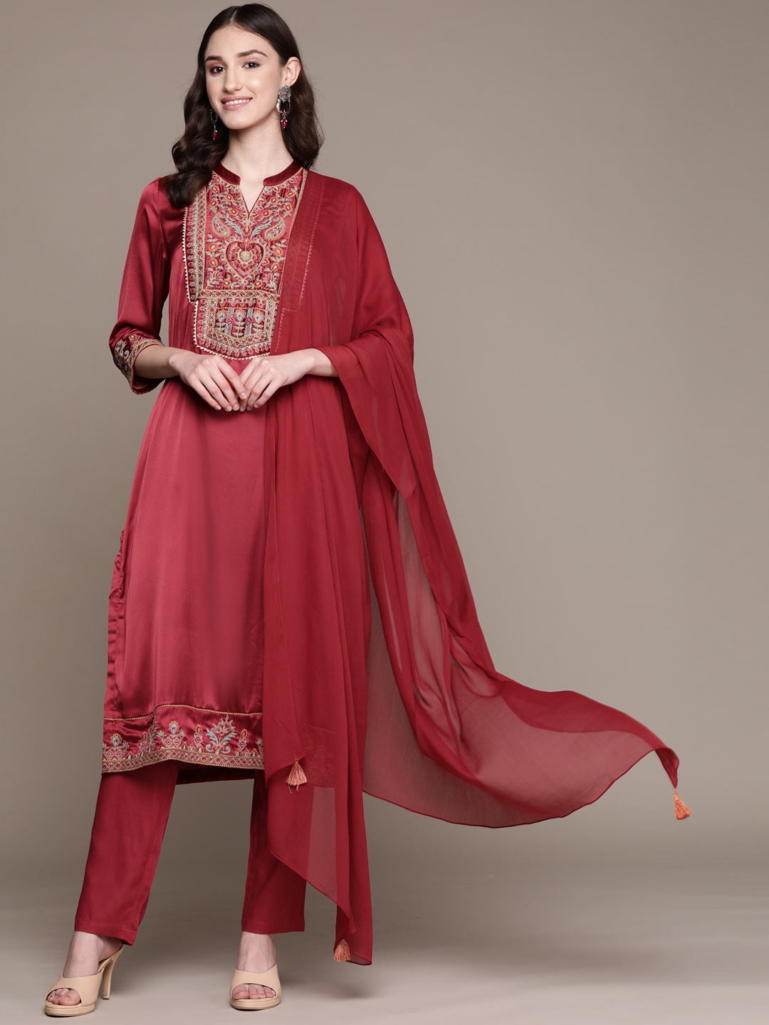 

aarke Ritu Kumar Ethnic Motifs Embroidered Gotta Patti Kurta With Trousers & Dupatta, Red
