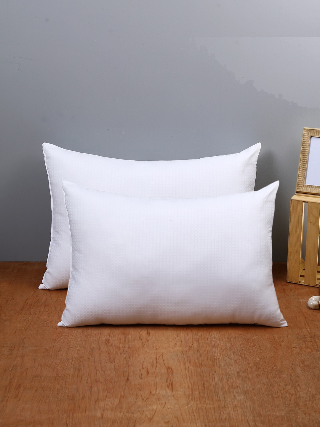 

Emerald Swiss Dot Set Of 2 White fabric Sleeping Pillows