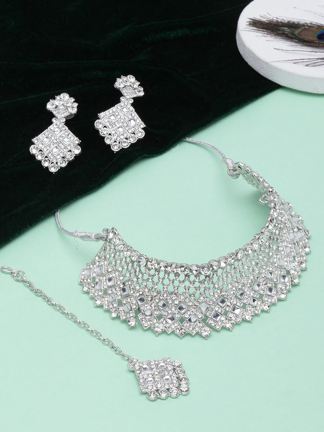 

DIVA WALK Silver-Plated Stone Studded Jewellery Set