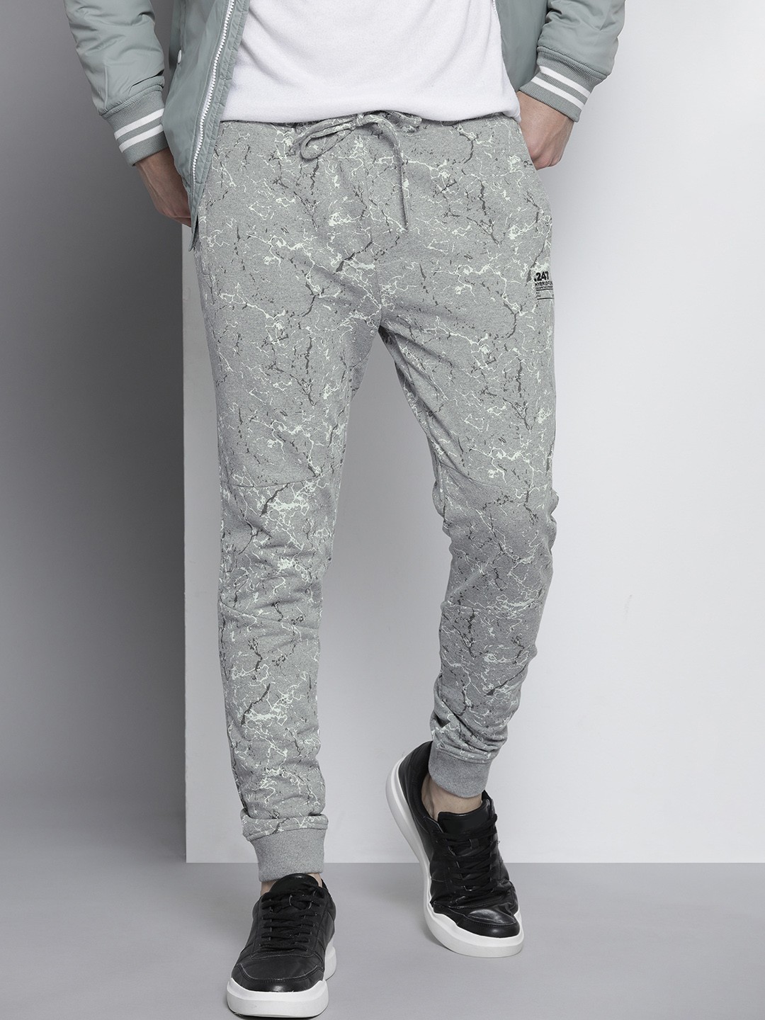 

The Indian Garage Co Men Textured Slim Fit Joggers, Grey melange