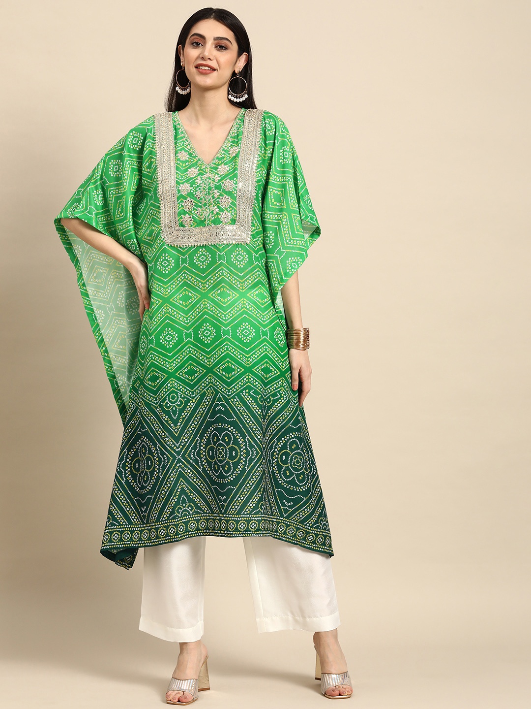 

Sangria Women Bandhani Printed Gotta Patti Kurta with Palazzos, Green
