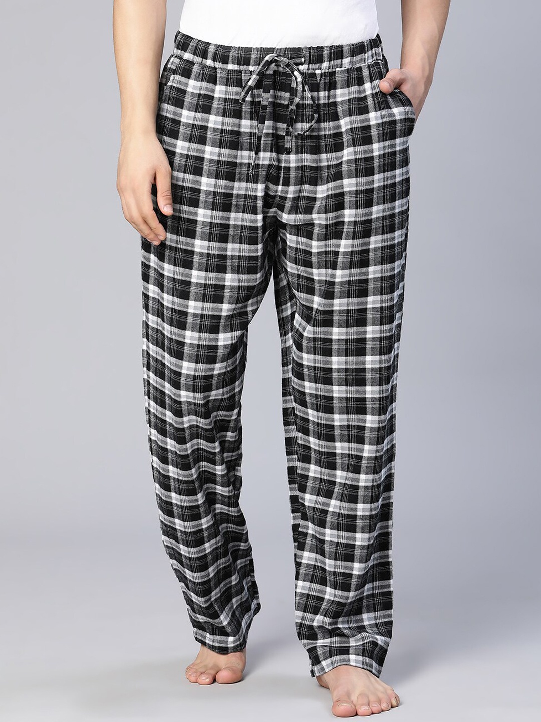 

Oxolloxo Men Checked Cotton Lounge Pants, Black
