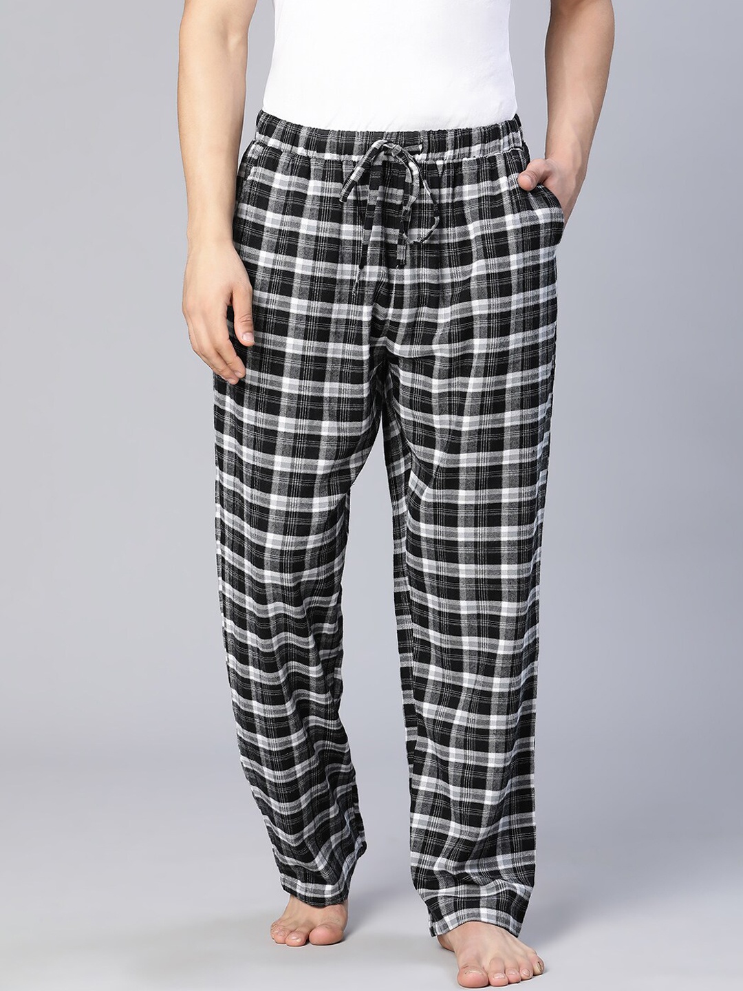 

Oxolloxo Men Checked Cotton Lounge Pants, Black