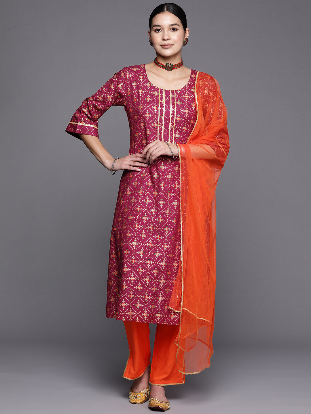 

Libas Women Ethnic Motifs Printed Gotta Patti Kurta with Trousers & With Dupatta, Burgundy