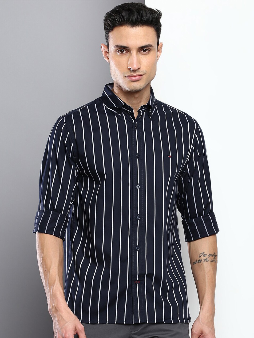 

Tommy Hilfiger Men Striped Cotton Casual Shirt, Navy blue