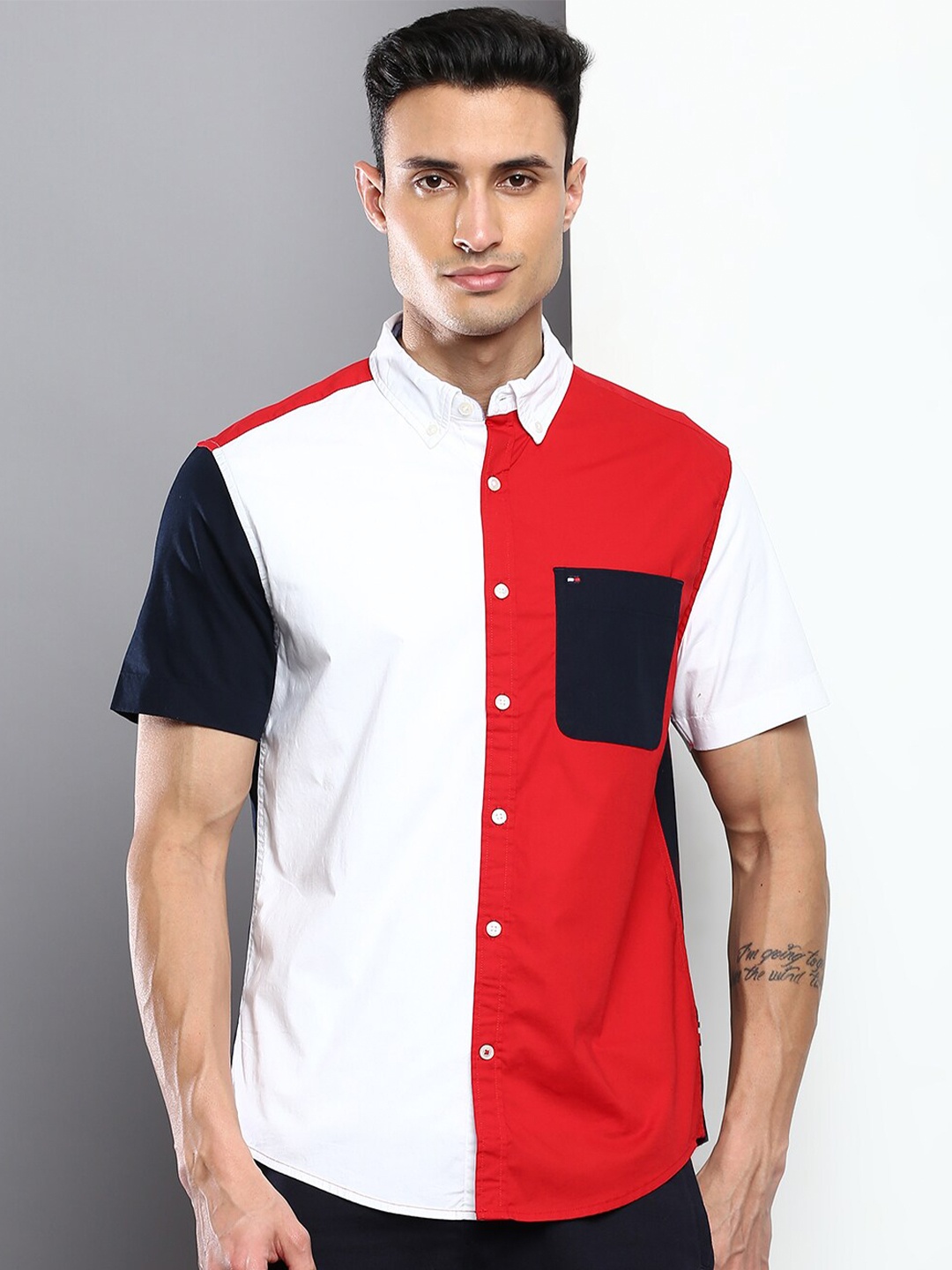 

Tommy Hilfiger Men Slim Fit Colourblocked Casual Cotton Shirt, White