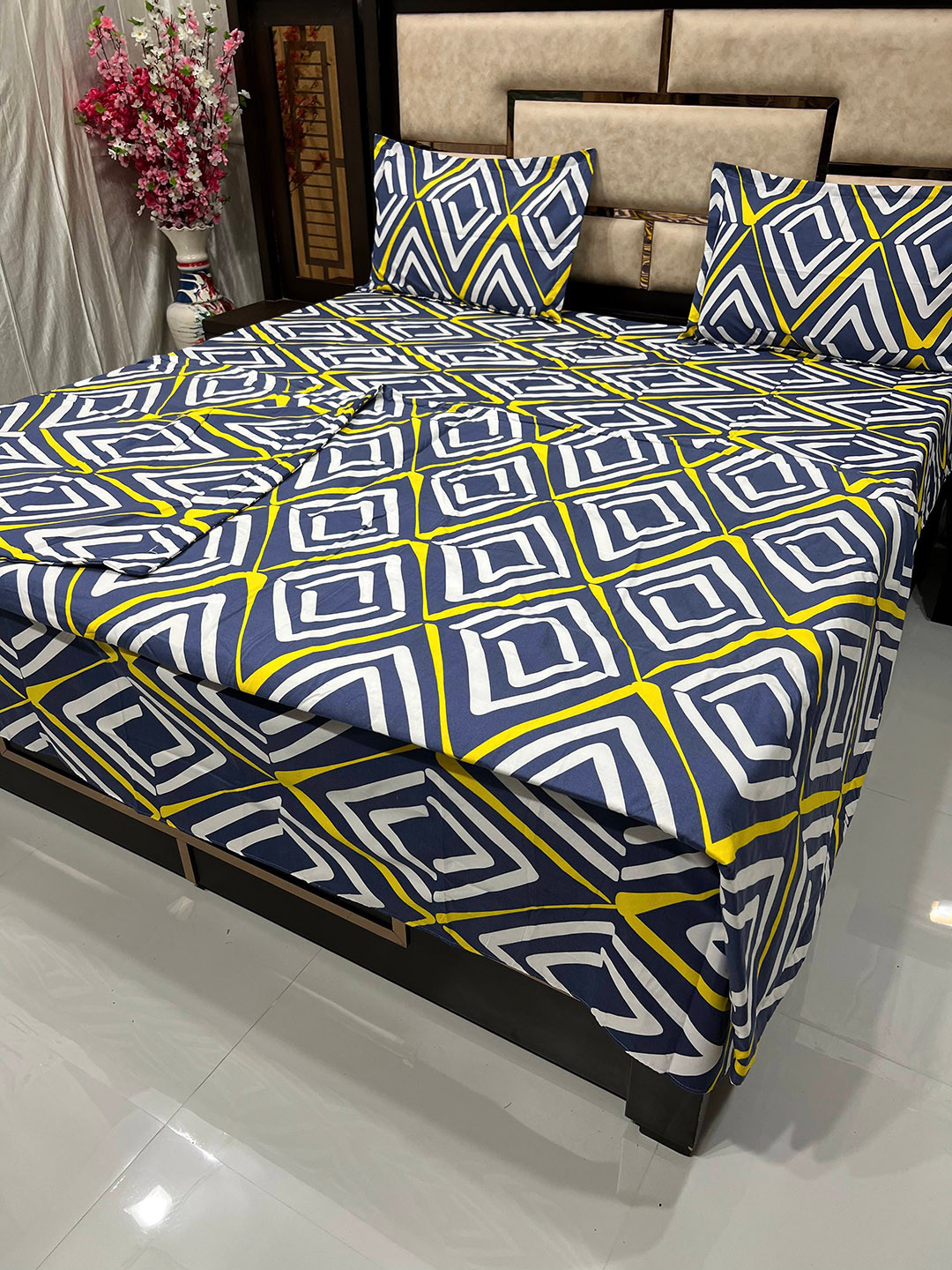 

Pure Decor Blue & White Geometric Printed 300 TC Double King Bedding Set