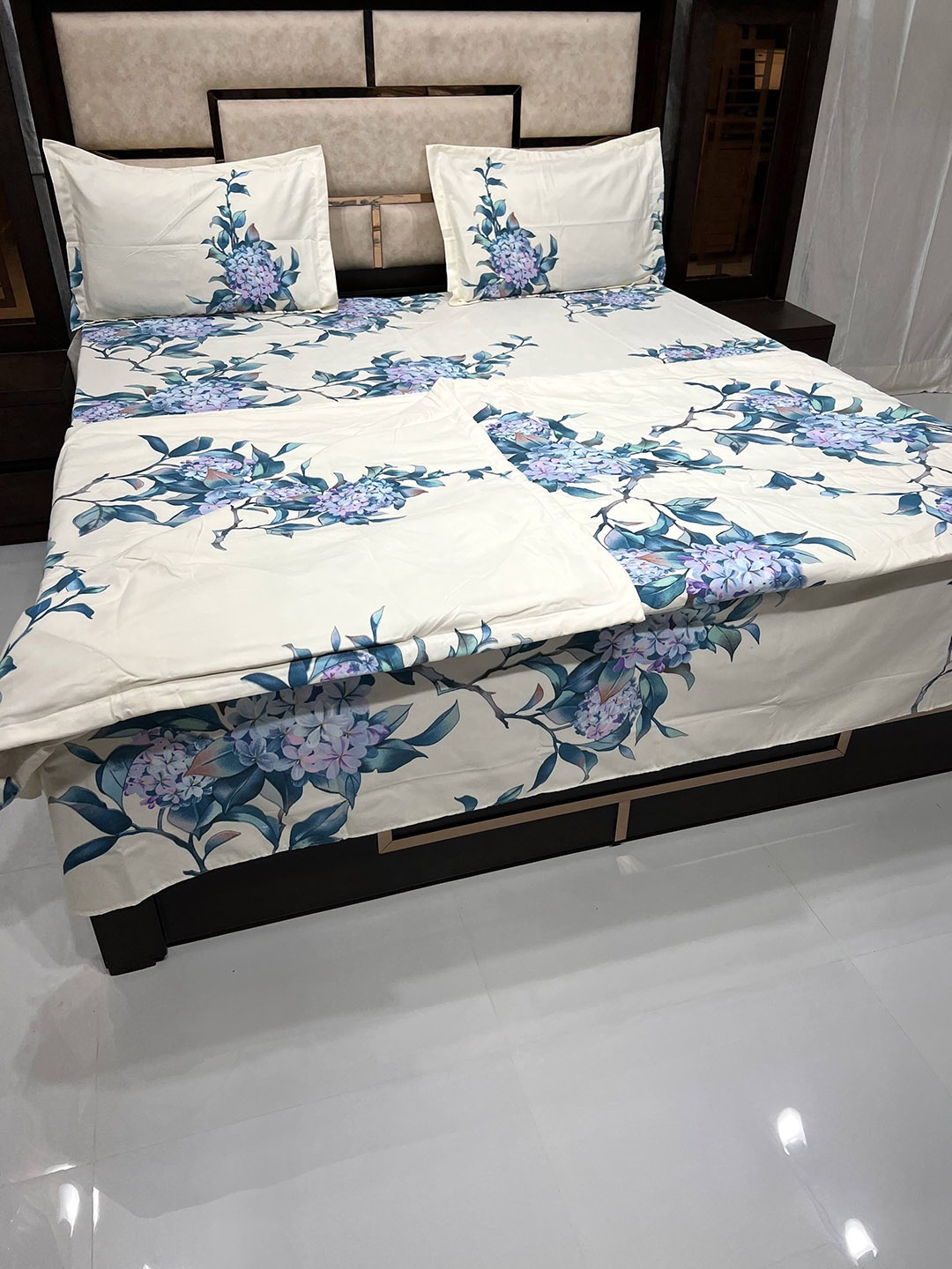 

Pure Decor Off White & Green Floral Printed 300 TC Double King Bedding Set