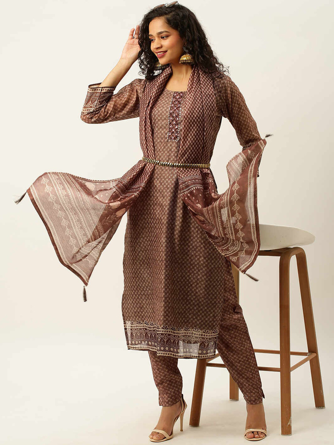 

ZOLA Printed Round Neck Kurta with Trousers & Dupatta, Brown