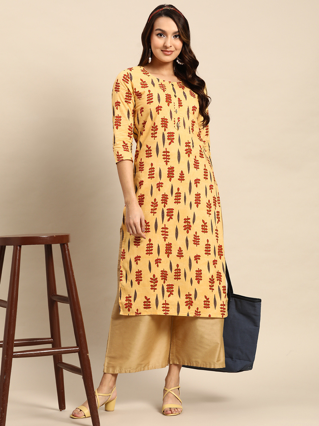 

Sangria Women Yellow Floral Printed Kurta