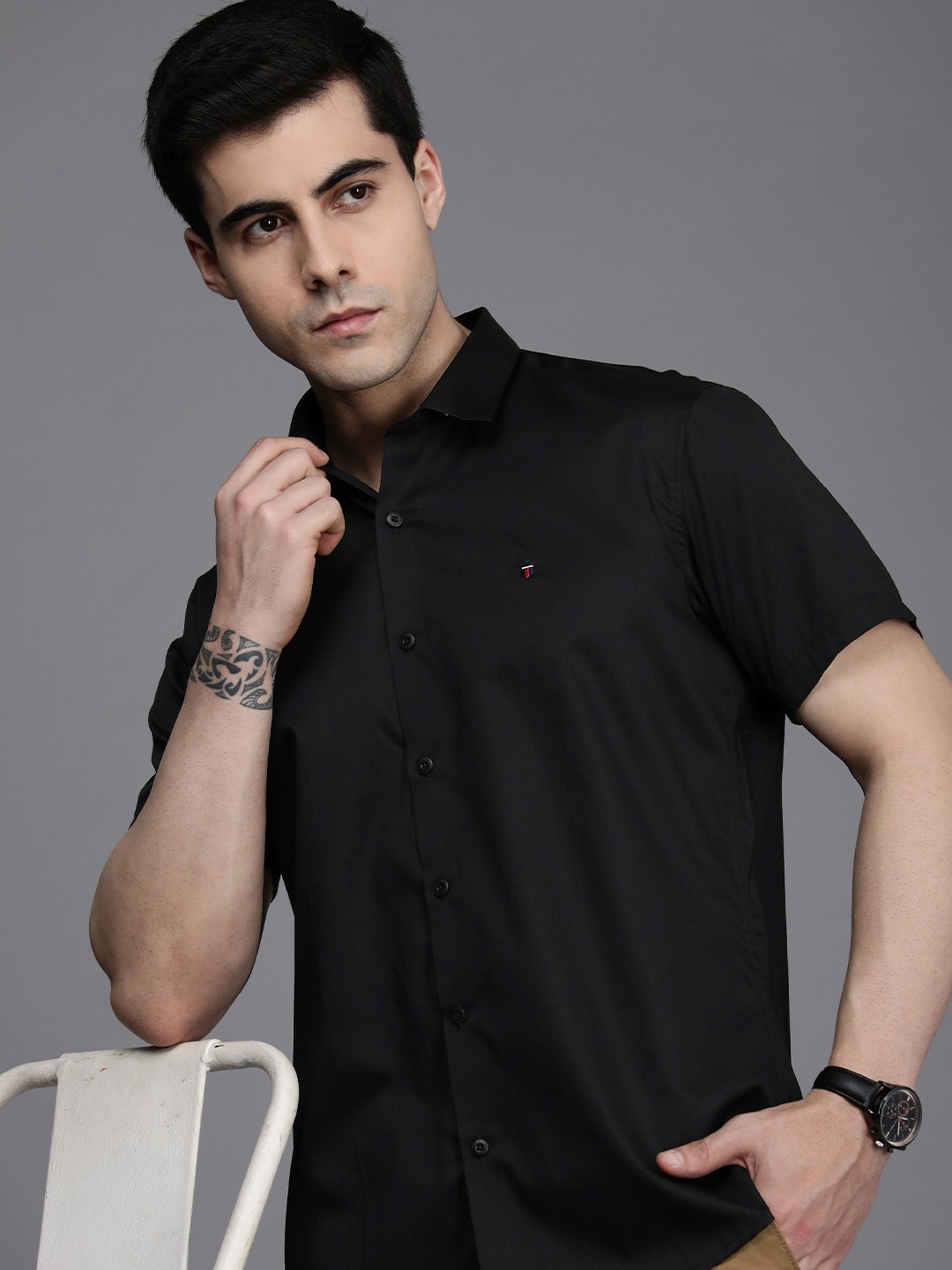 

Louis Philippe Jeans Men Pure Cotton Slim Fit Casual Shirt, Black