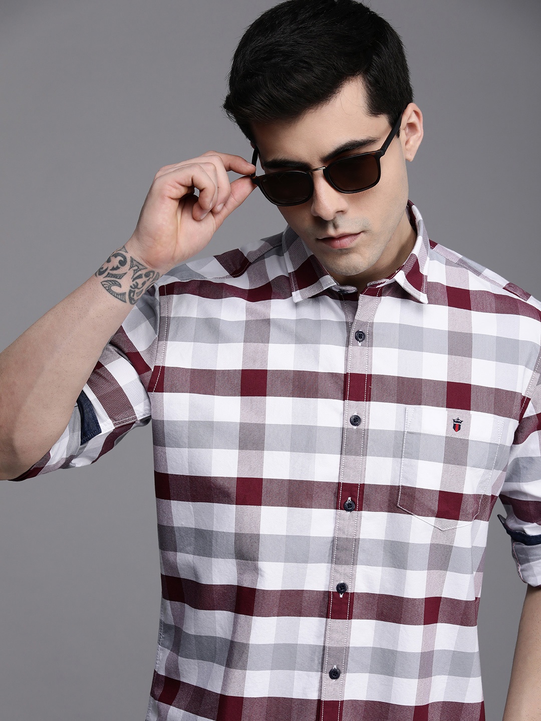 

Louis Philippe Jeans Men Pure Cotton Slim Fit Checked Casual Shirt, White