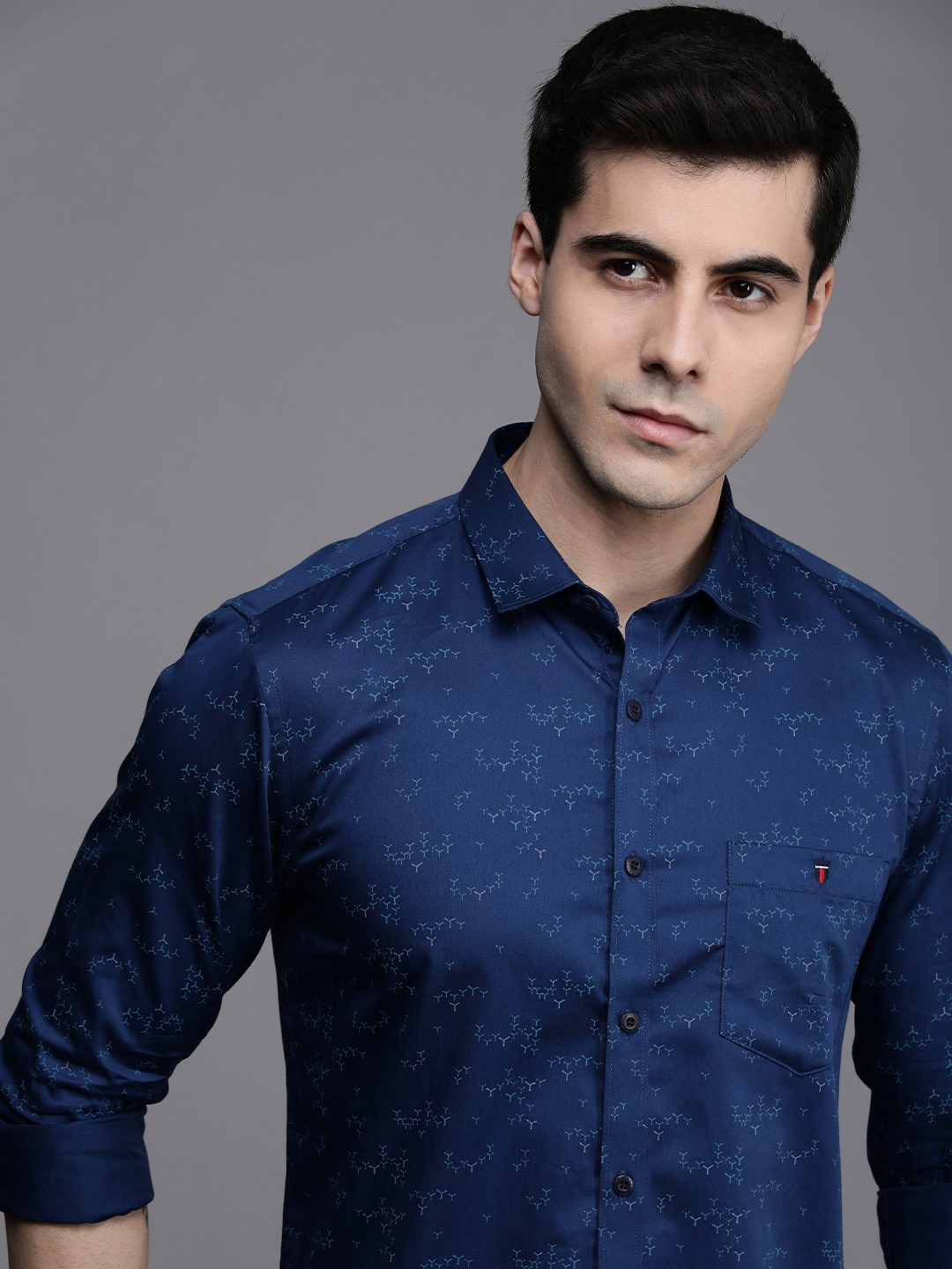 

Louis Philippe Jeans Men Pure Cotton Super Slim Fit Printed Casual Shirt, Navy blue
