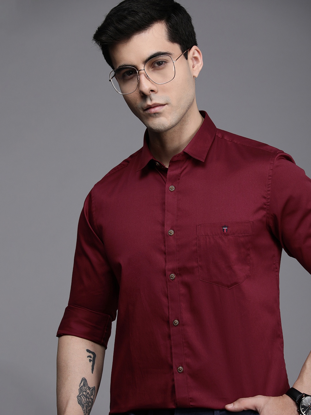 

Louis Philippe Jeans Men Super Slim Fit Pure Cotton Casual Shirt, Maroon