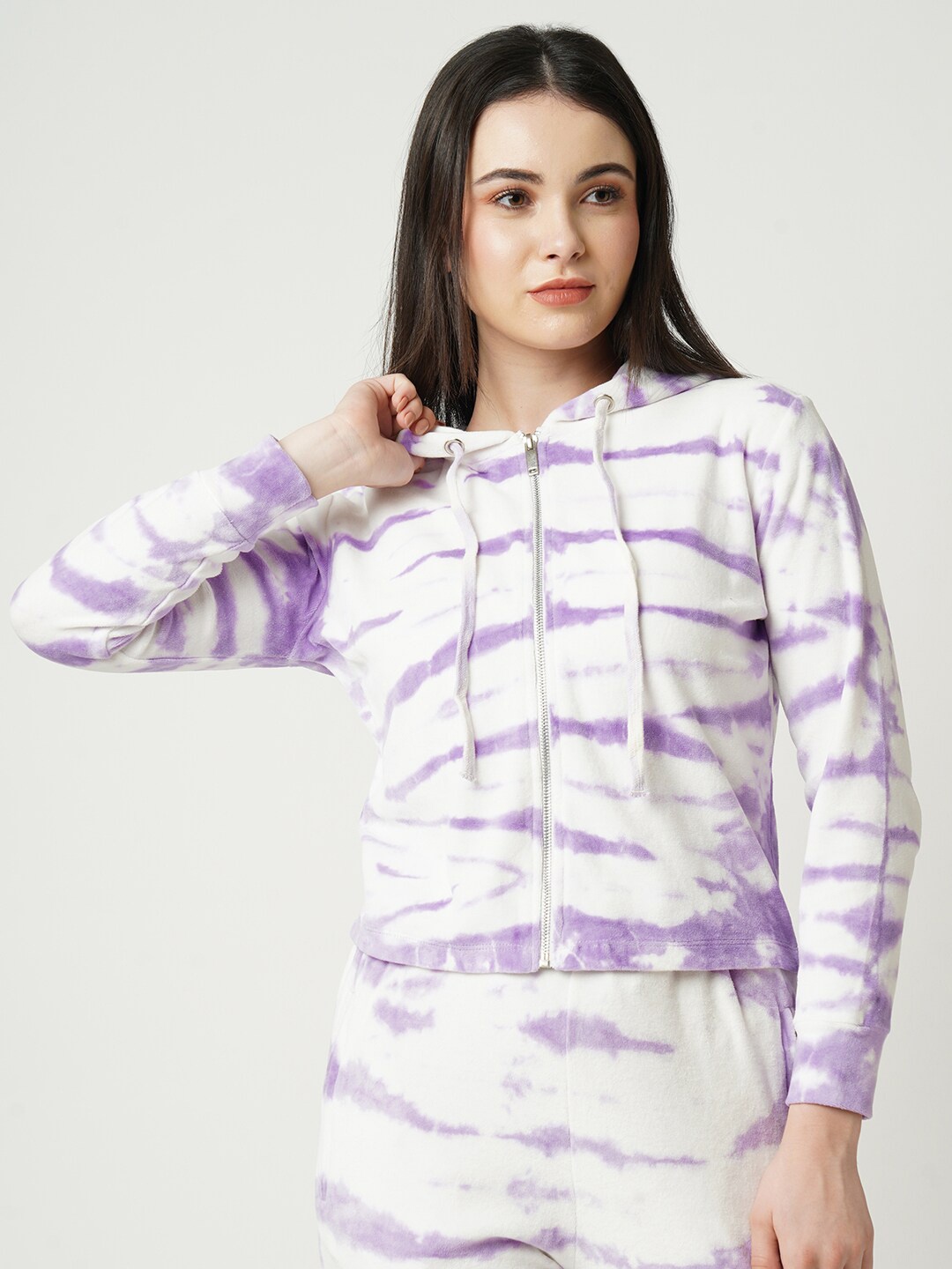 

Kraus Jeans Women White Abstract Printed Hooded Cotton Pullover Sweatshirt