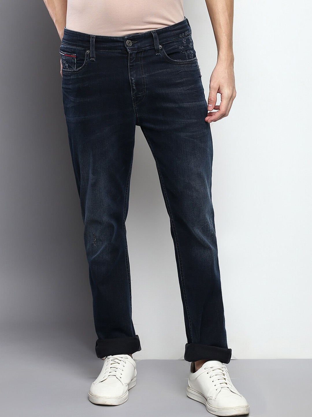

Tommy Hilfiger Men Cotton Straight Fit Heavy Fade Jeans, Navy blue