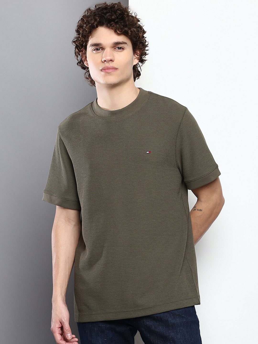 

Tommy Hilfiger Men Round Neck Regular Fit T-shirt, Olive