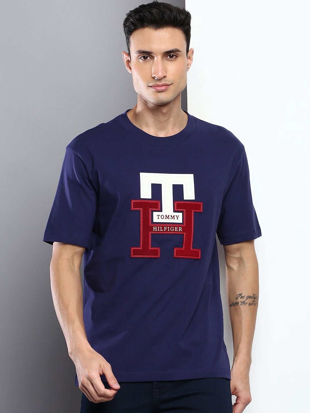 

Tommy Hilfiger Men Typography Printed Applique Cotton T-shirt, Navy blue