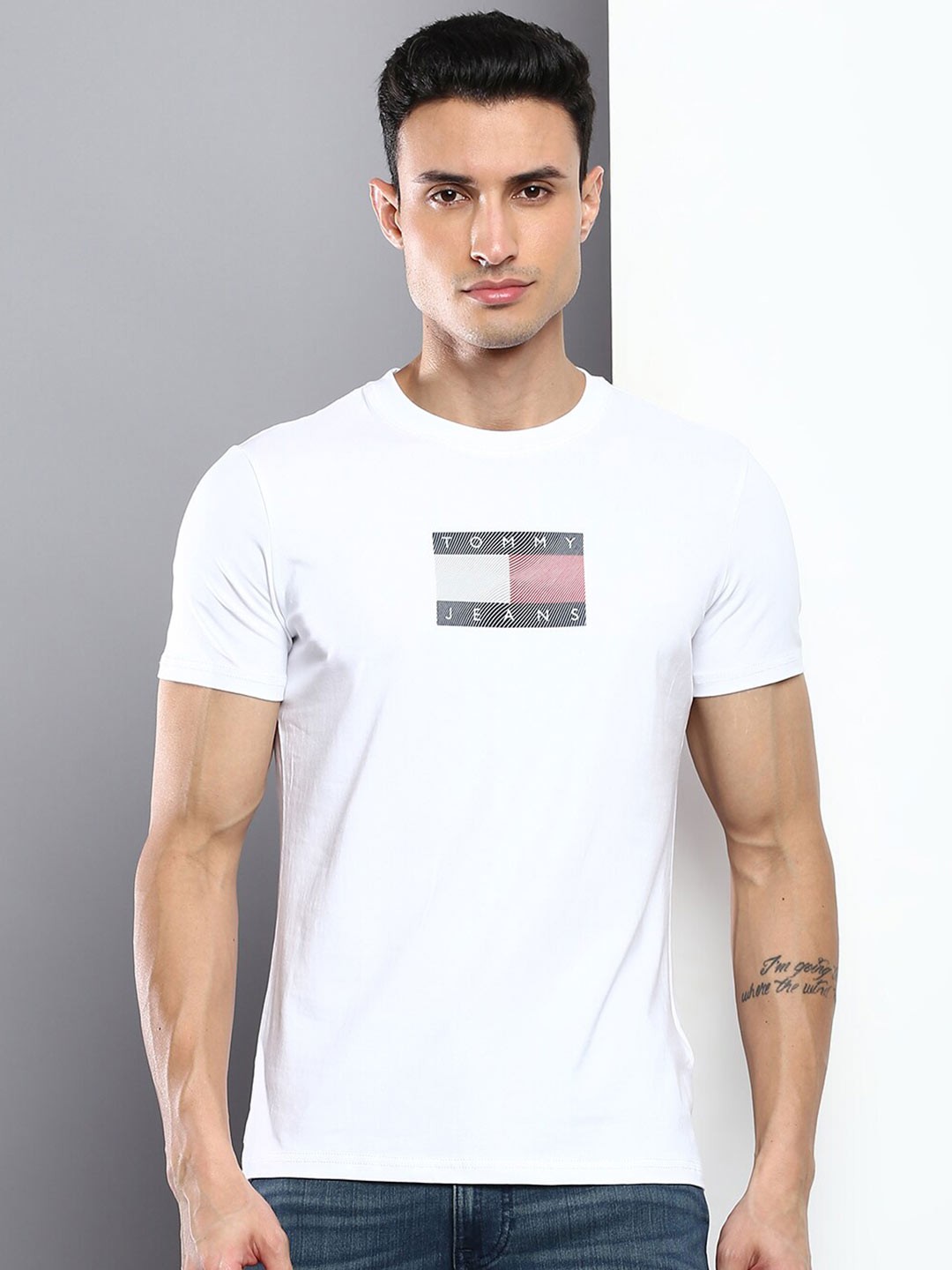 

Tommy Hilfiger Men Printed Slim Fit T-shirt, White