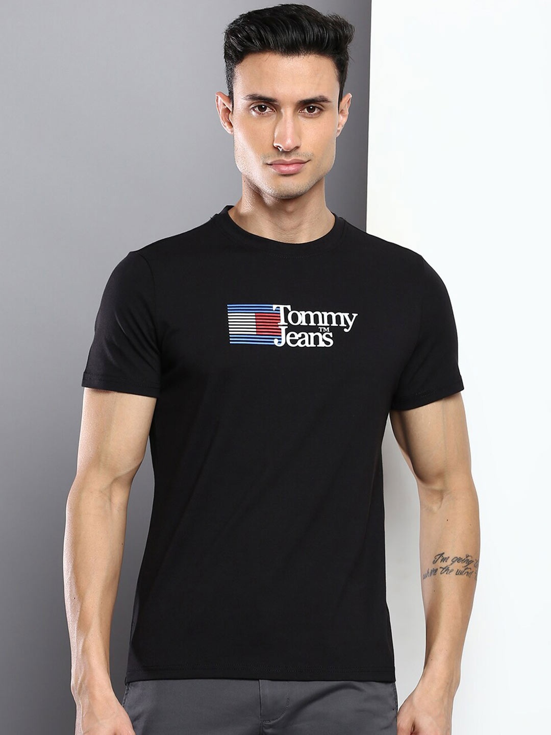 

Tommy Hilfiger Men Typography Slim Fit T-shirt, Black