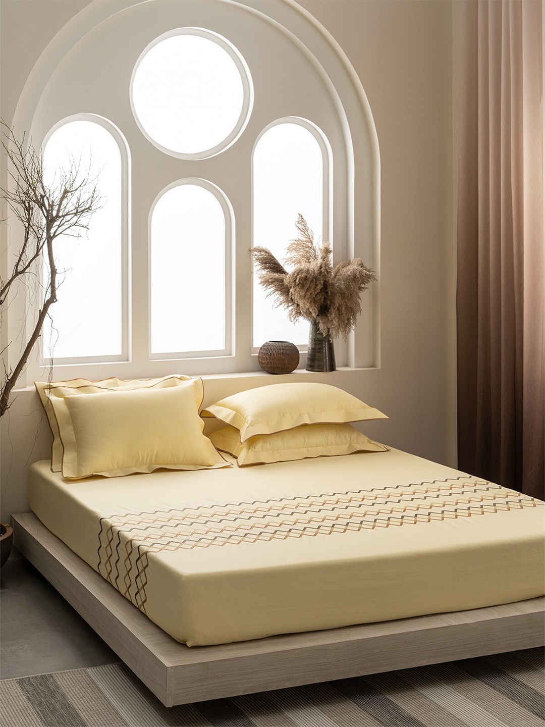 

DDecor Excellence Yellow & Brown Cotton 210 TC King Bedsheet with 2 Pillow Covers
