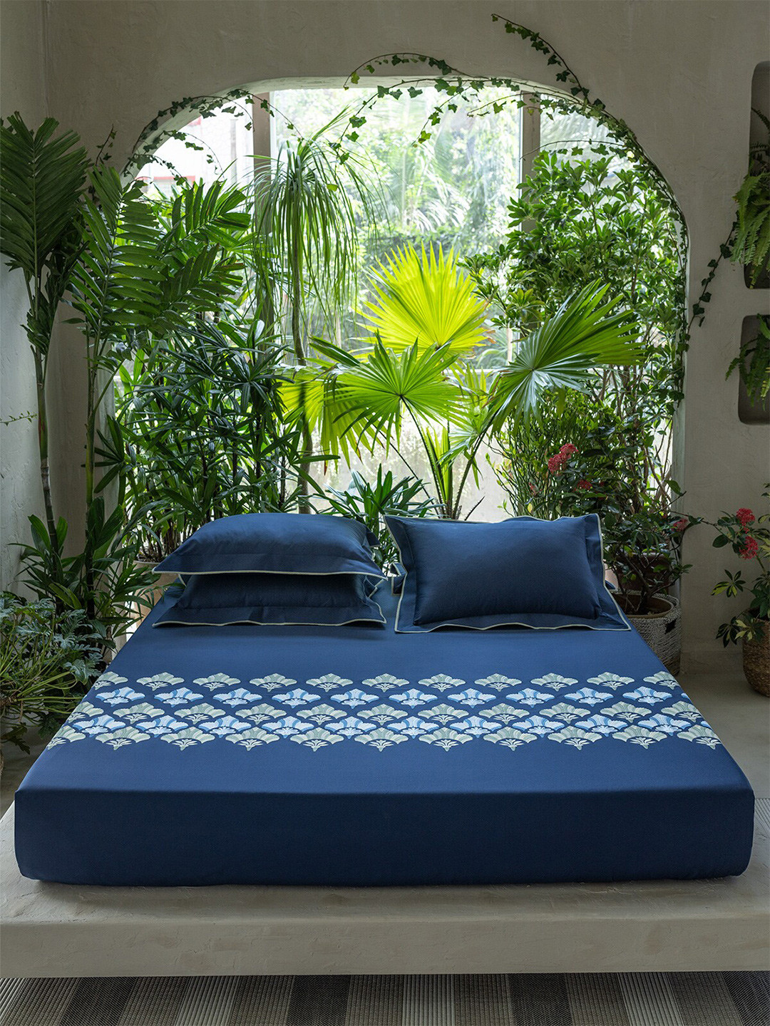 

DDecor Excellence Navy Blue & Green Cotton 210 TC King Bedsheet with 2 Pillow Covers