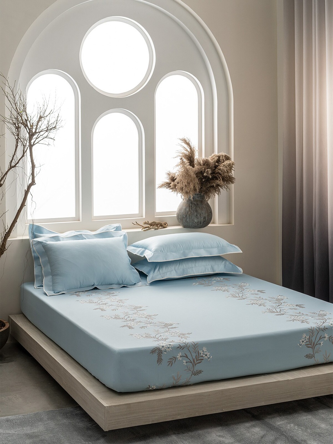 

DDecor Excellence Blue & Beige Cotton 210 TC King Bedsheet with 2 Pillow Covers
