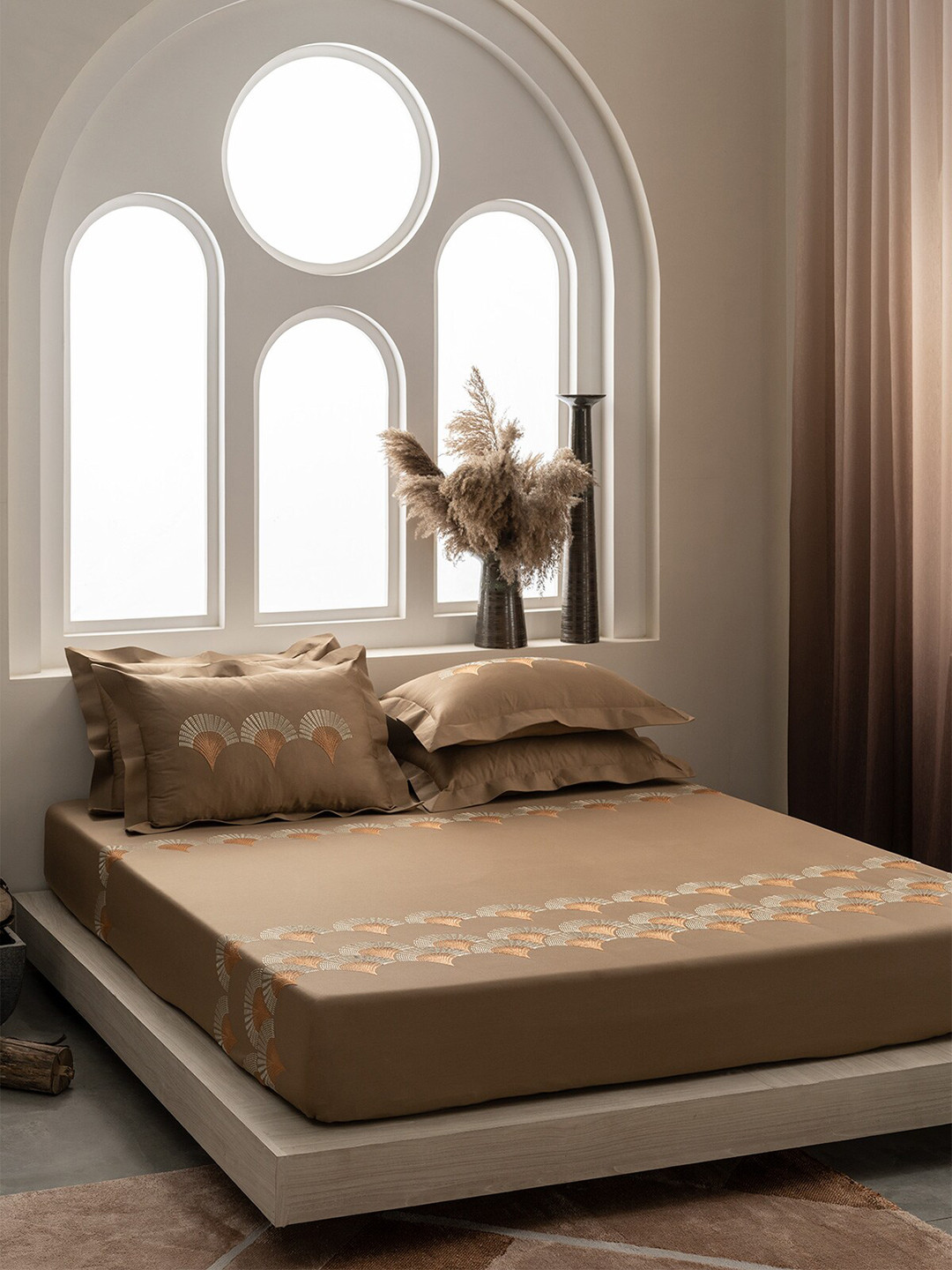

DDecor Excellence Brown & Mustard Yellow Cotton 210 TC King Bedsheet with 2 Pillow Covers