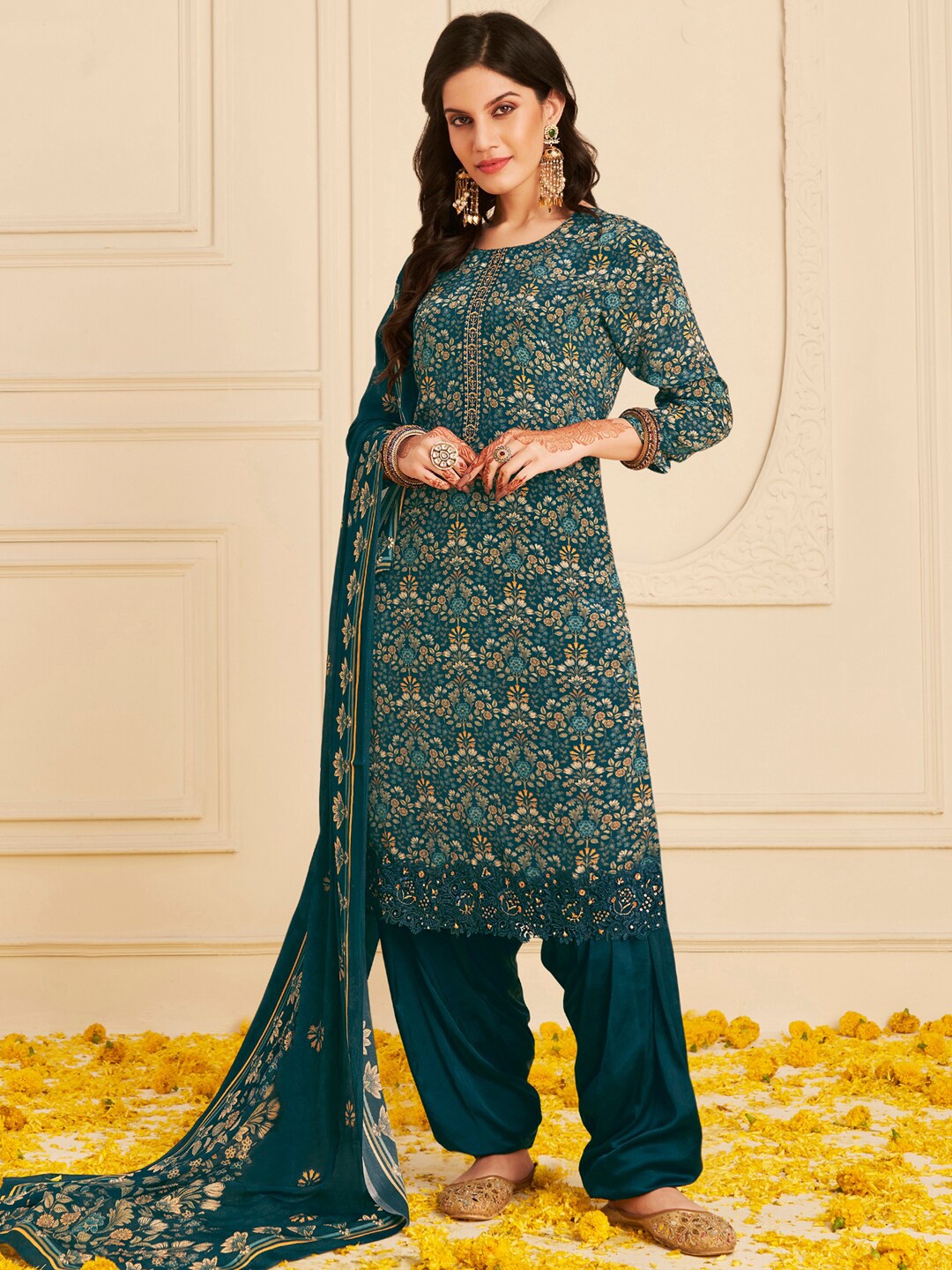 

Stylee LIFESTYLE Printed Unstitched Silk Crepe Dress Material, Green