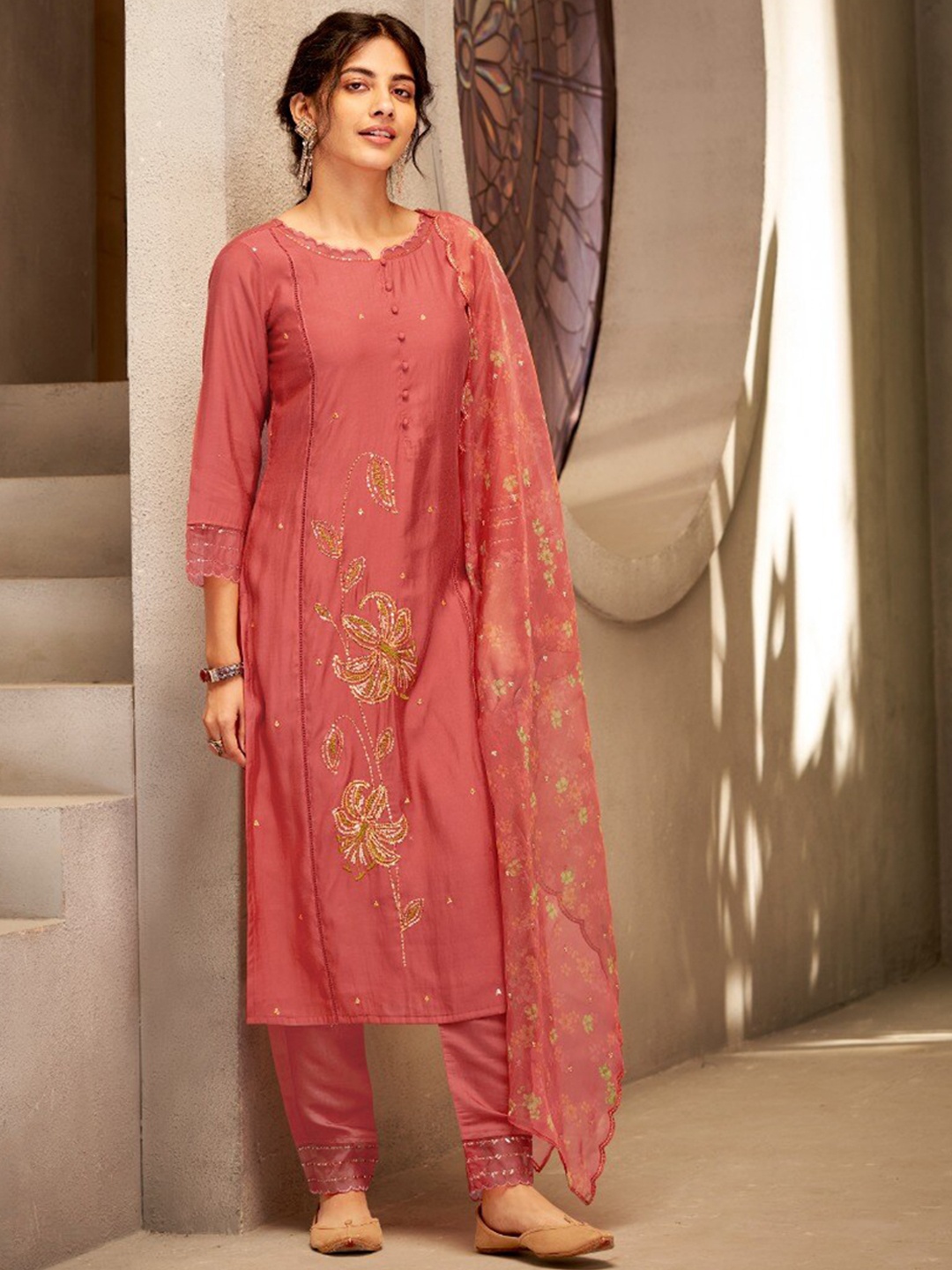 

AUTUMN LANE Women Floral Embroidered Thread Work Kurta with Trousers & With Dupatta, Orange