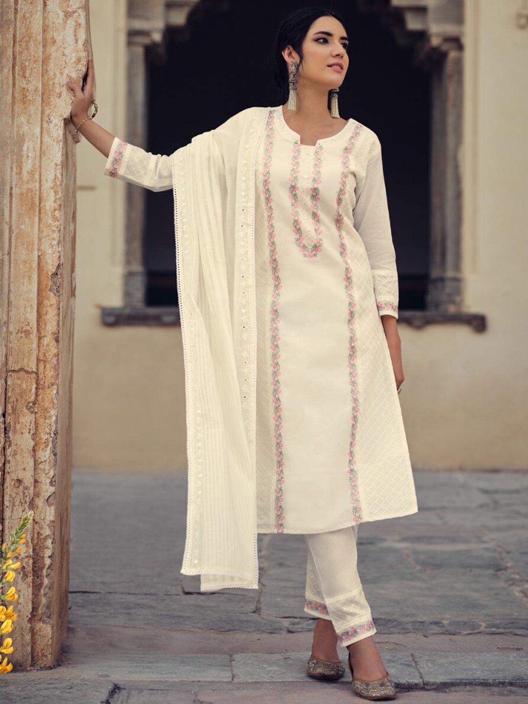 

AUTUMN LANE Women Floral Embroidered Pure Cotton Kurta with Trousers & With Dupatta, Cream