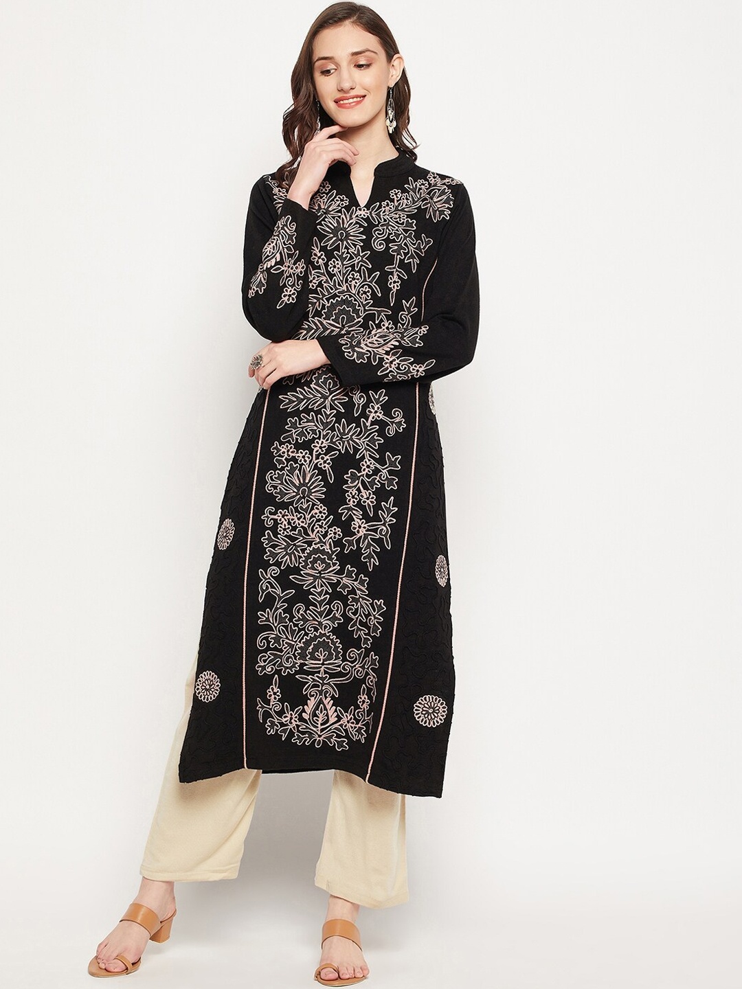 

Zigo Floral Embroidered Thread Work Kurta with Trousers, Navy blue