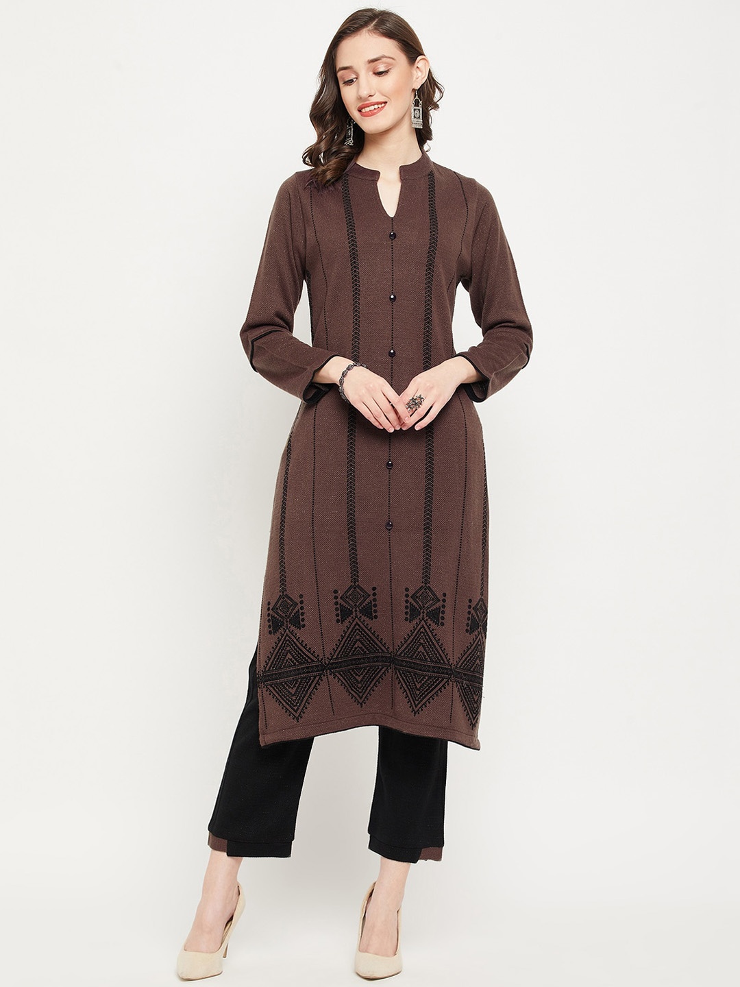 

Zigo Winter Embroidered Mandarin Collar Kurta with Trousers, Camel brown