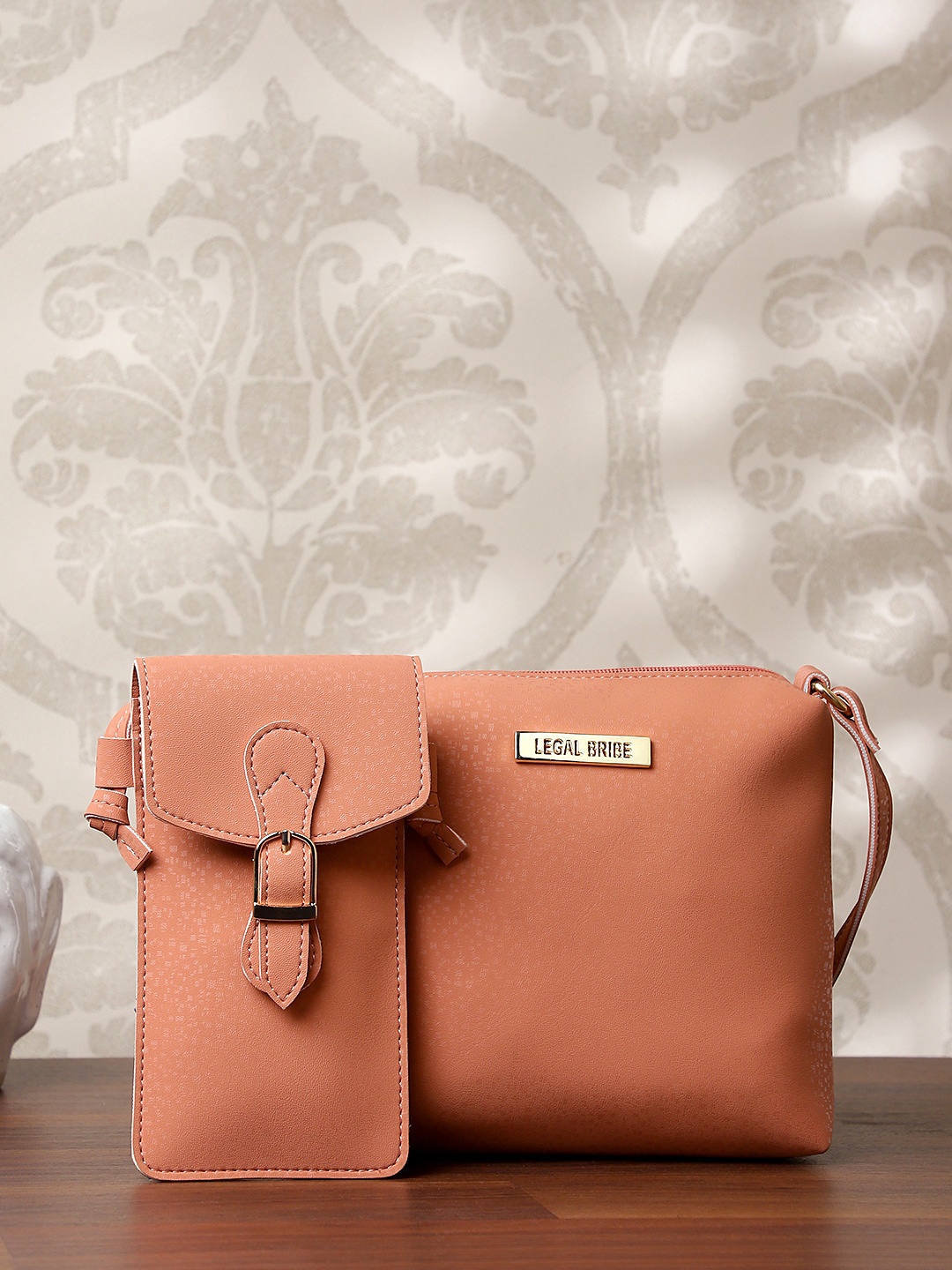 

LEGAL BRIBE Structured Handheld Bag, Pink