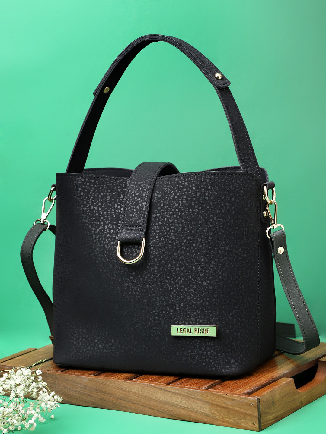 

LEGAL BRIBE Swagger Handheld Bag, Black