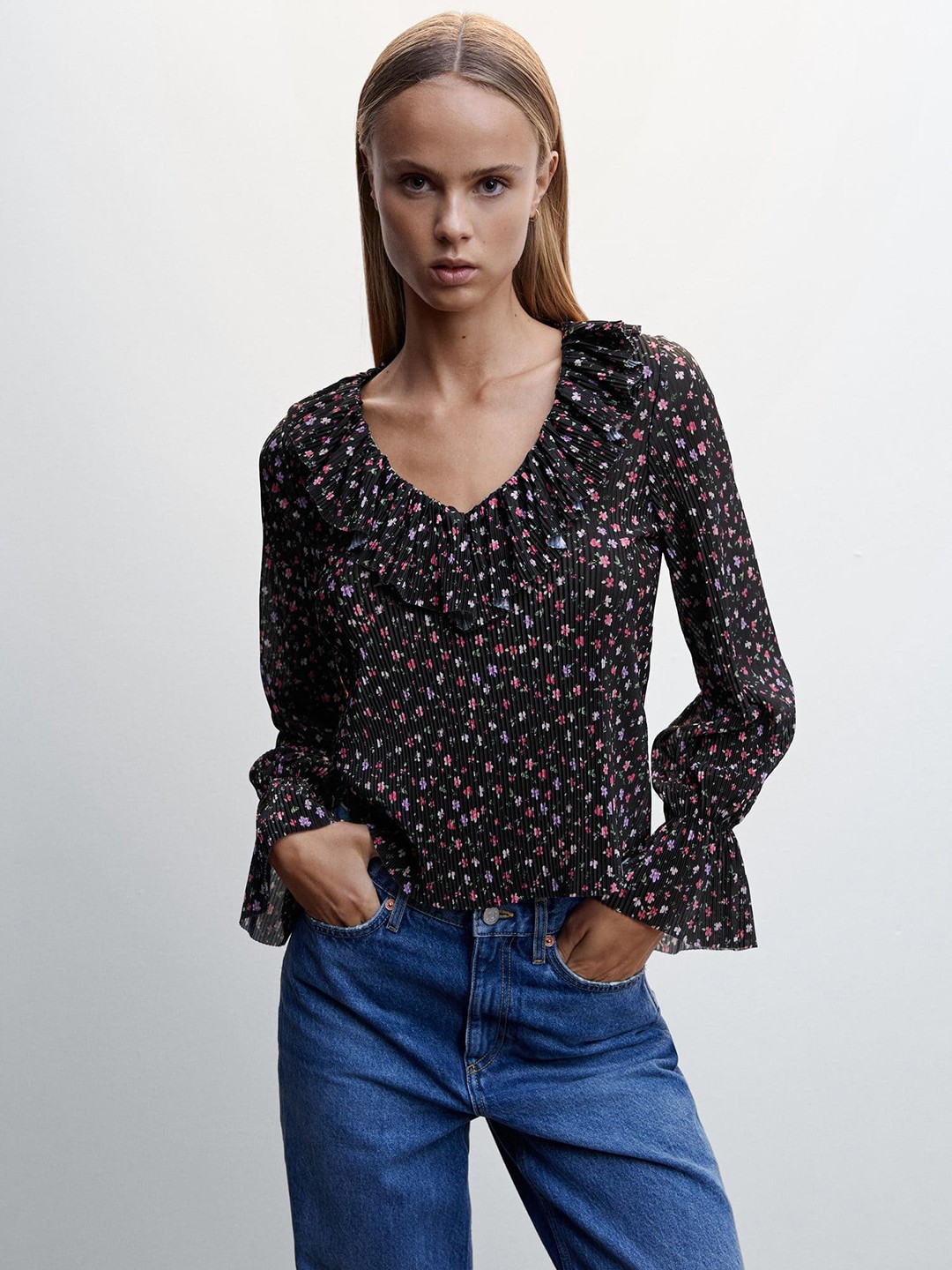 

MANGO Black & Red Floral Print Accordion Pleats Top