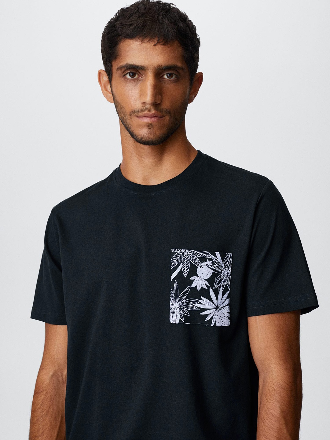 

MANGO MAN Printed Pocket Pure Cotton Sustainable T-shirt, Navy blue