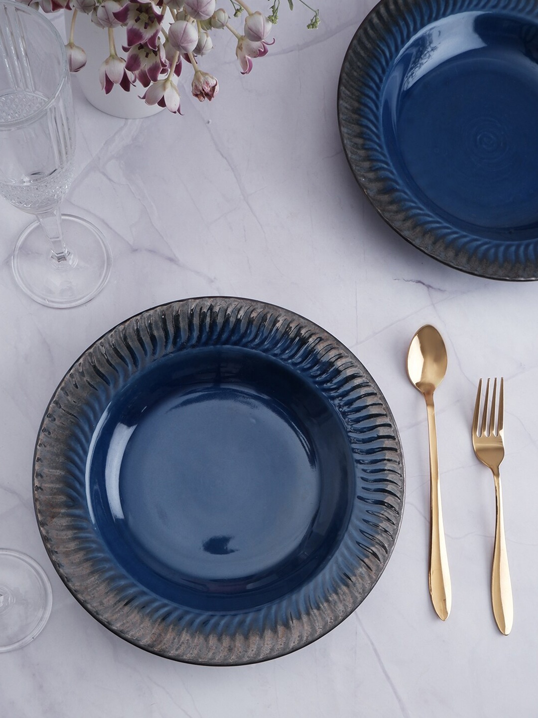 

THE WHITE INK DECOR Blue Ceramic Glossy Plate