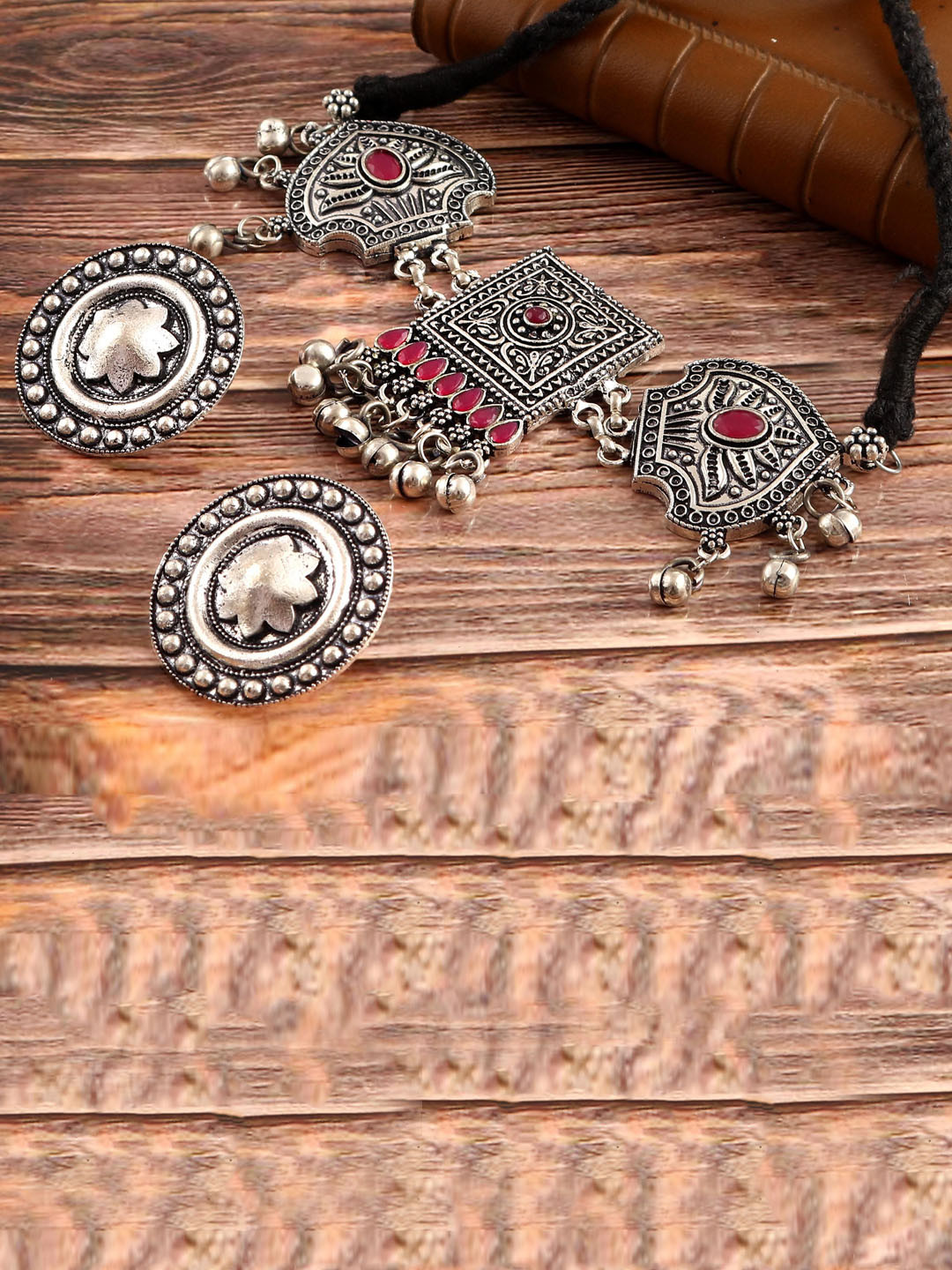 

Jewar Mandi Oxidized Silver-Plated Beaded Jewellery Set