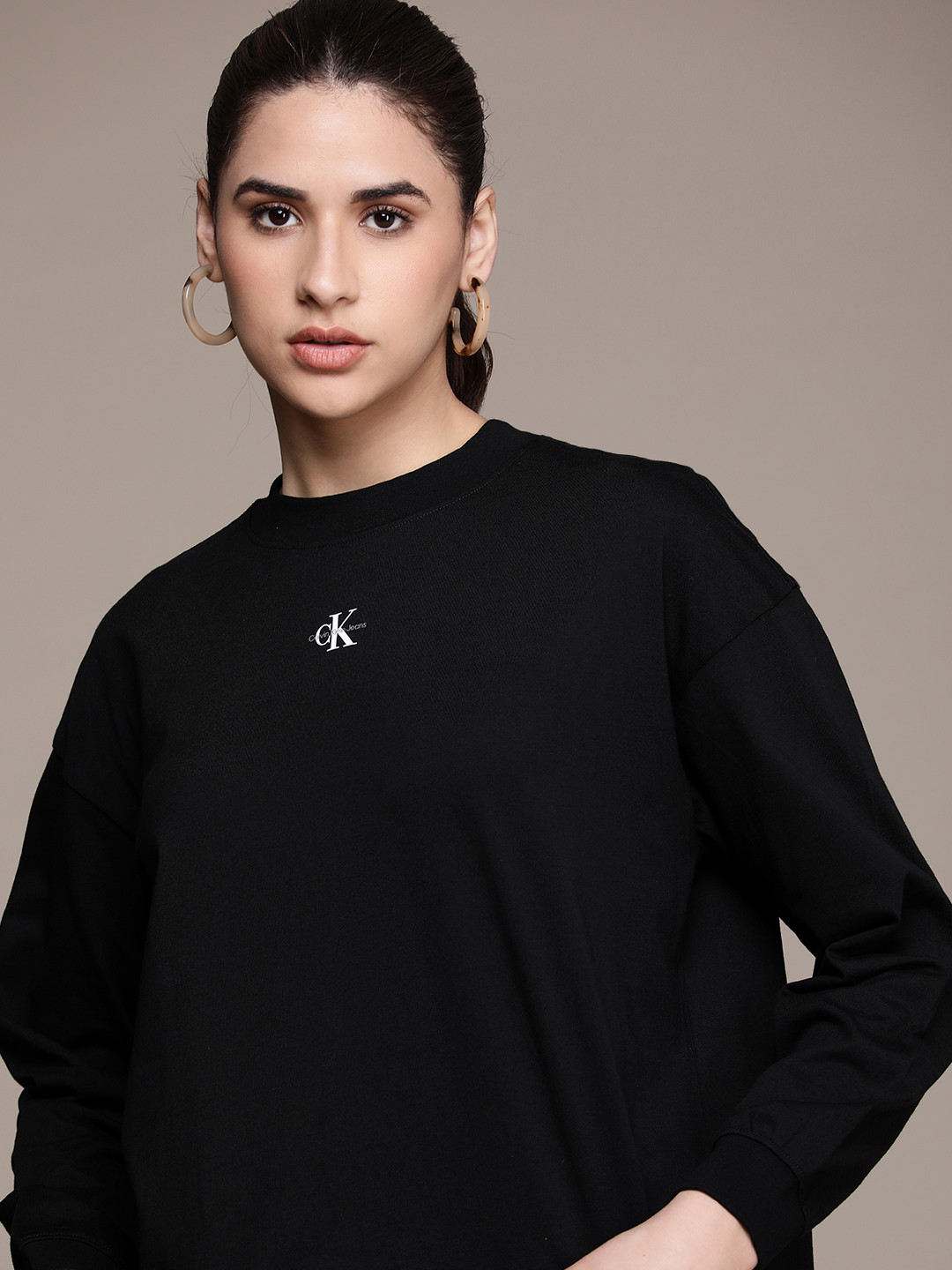 

Calvin Klein Jeans Women Pure Cotton Boxy T-shirt, Black